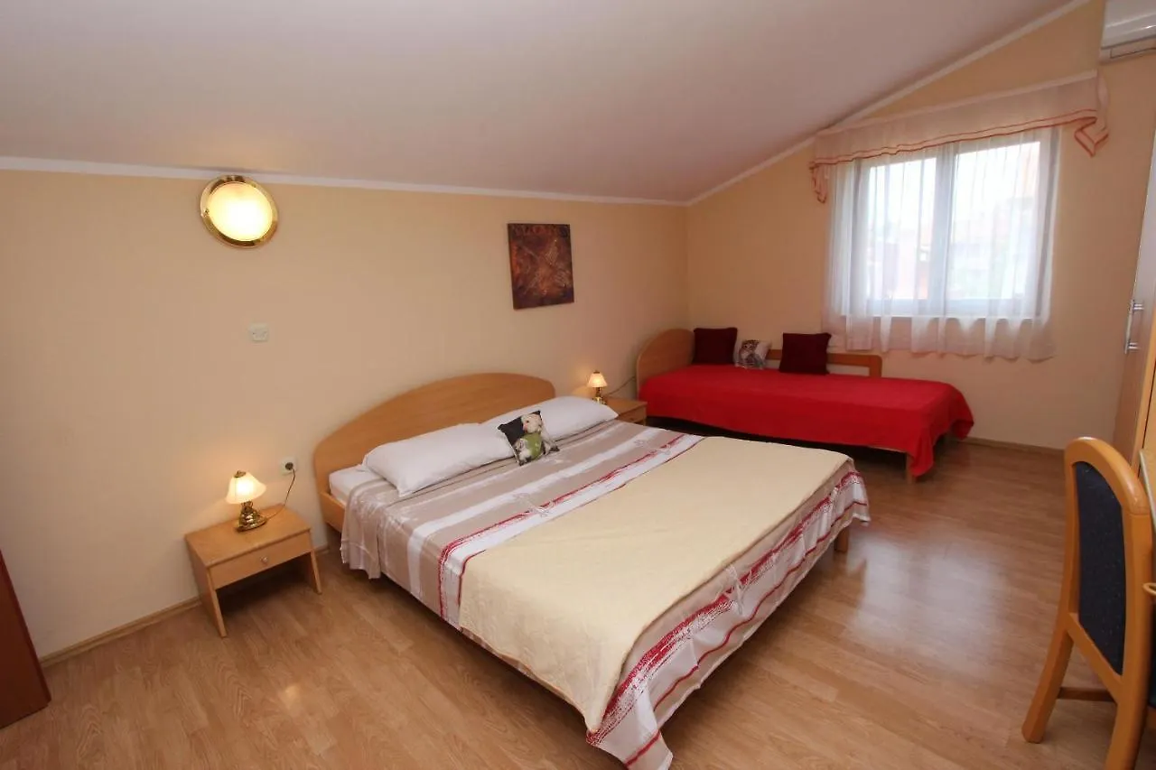 Rooms And Apartments Dino Rovinj