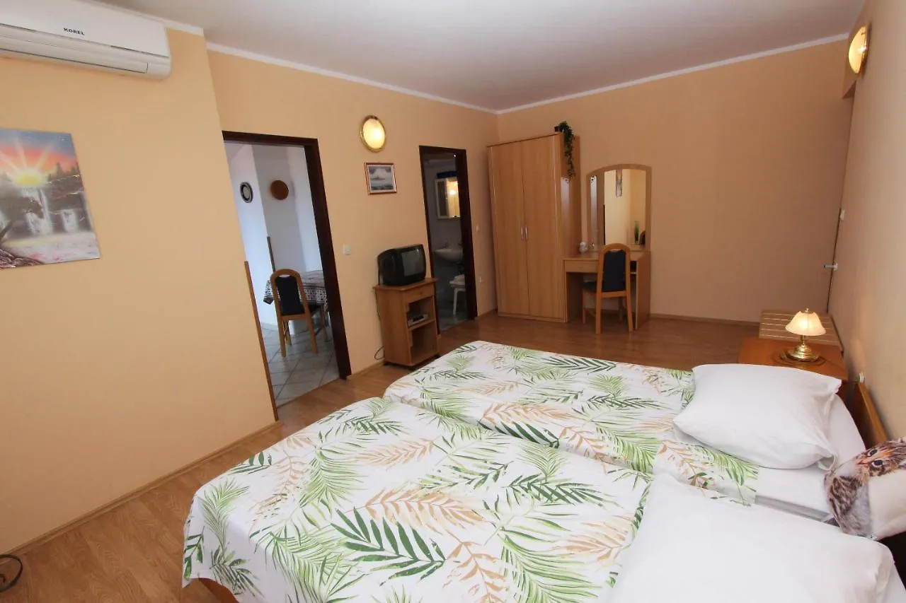 Rooms And Apartments Dino Rovinj Kroatië